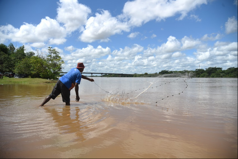 Comerciantes do Encontro dos Rios e Troca-Troca se preparam para aumento do Rio Parnaíba
