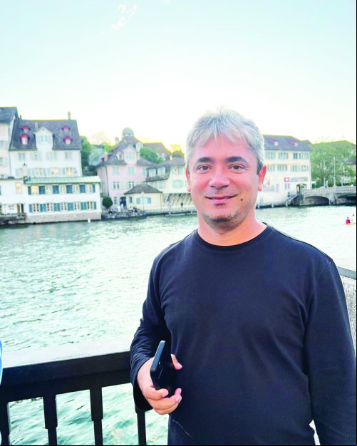Toda felicidade do mundo, para o empresário Juraci Portela Júnior (Cia do LED Entretenimentos) que na sexta (31)aniversariou. Tim! Tim! - (Arquivo Pessoal)