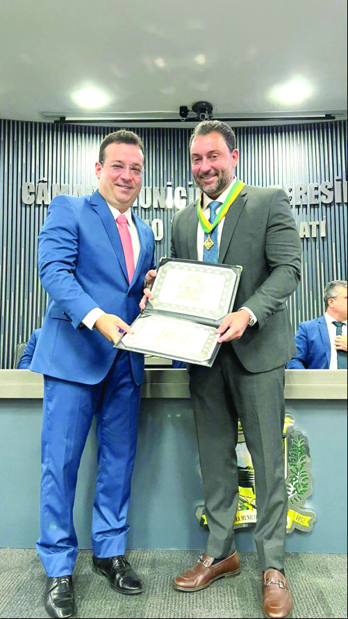 Deputado federal Átila Melo Lira, foi agraciado com a Medalha do Mérito Legislativo na Câmara Municipal de Teresina