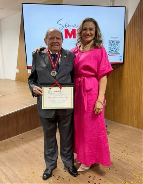 O advogado Luiz Gonzaga Soares Viana foi agraciado com a Medalha do Mérito do Ministério Público do Estado do Piauí