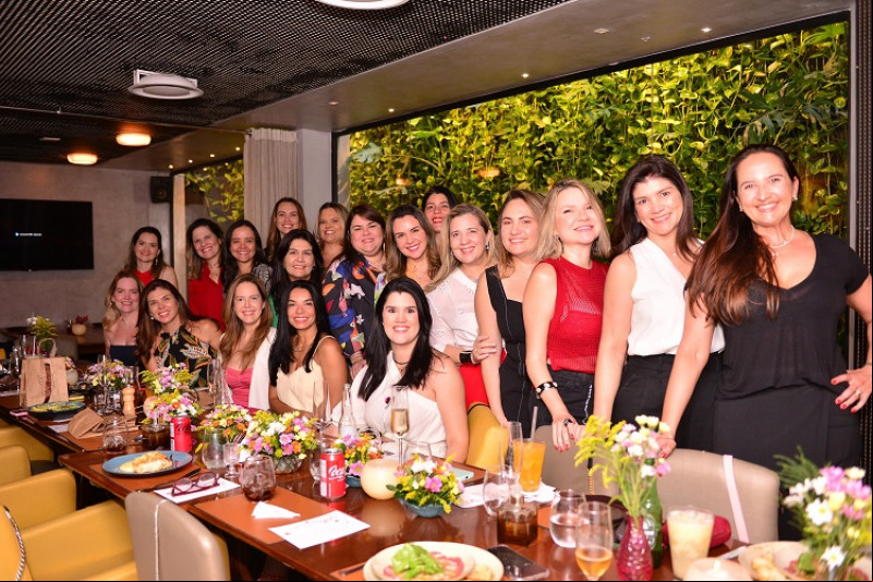 #Clube - Um click das queridas Rebeka Coelho, Liana Aragão, Polyana Melo e Danuta Coelho, que foram as anfitriãs da reunião do Clube AMIGAS, com as demais socias do Clube. Chics!!! - (KAKÁ LESSA)