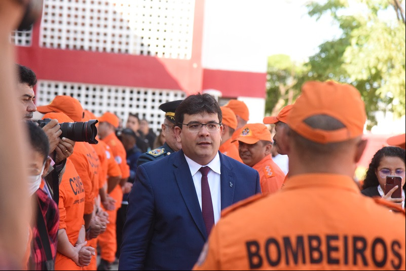 'Nomeação dos 200 novos bombeiros será no meio do ano’, diz Rafael Fonteles