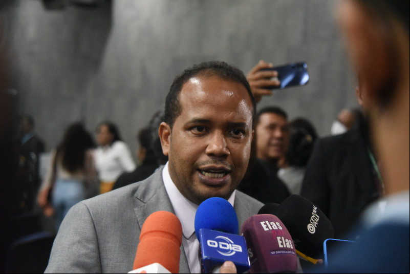 Enzo Samuel nega novo prazo para volta de Tatiana Medeiros à CMT e confirma posse de suplente