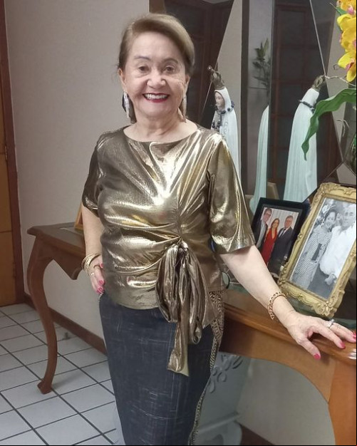 #Elegância - Um click da querida Josélia Dantas em evento badalado. Chics!!! - (Arquivo Pessoal)