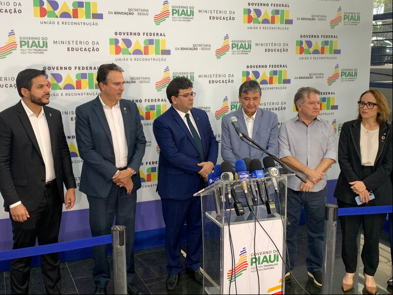 No Piauí, ministro da Educação anuncia R$ 120 milhões para retomada obras
