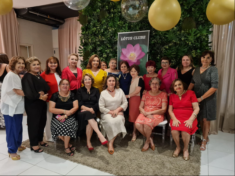 #Confraternização Grazie pelo convite da presidente do Lótus Clube de Teresina - by Nailza Menezes, Jane Kelly, Maria do Carmo e Zuíta Vasconcelos, que foram as anfitriãs da Confraternização Natalina do Clube, no dia 5/12. Chics!!! - (Luciêne sampaio)