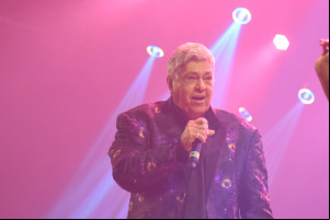Marcas Inesquecíveis: veja imagens do show do cantor Sidney Magal