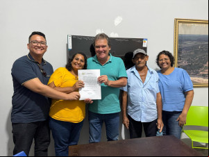 Prefeito de União empossa profissionais aprovados em concursos da saúde e educação