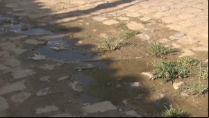Buracos de obras de saneamento causam transtornos e prejuízos aos moradores do Recanto dos Pássaros