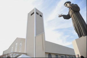 Procissão de São Francisco de Assis reúne fiéis em Teresina